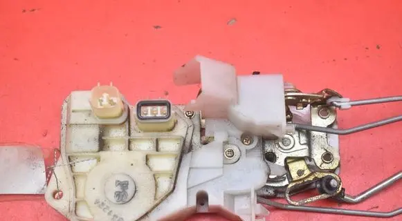 Honda Jazz Front door lock