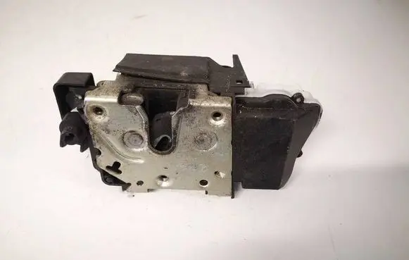Citroen Xsara Picasso Front door lock 