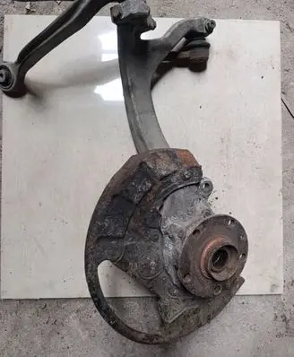 Front wheel hub