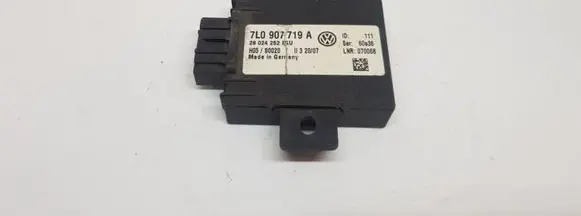 Volkswagen Touareg I Other control units/modules 7L0907719A