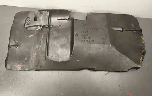 BMW 5 F10 F11 Heat shield in engine bay 8512278 18470910
