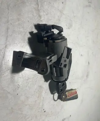 Toyota Corolla E120 E130 Ignition lock 45020024