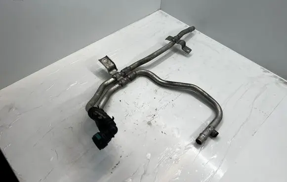 Jaguar XF X250 Engine coolant pipe/hose 9X2318C553AC