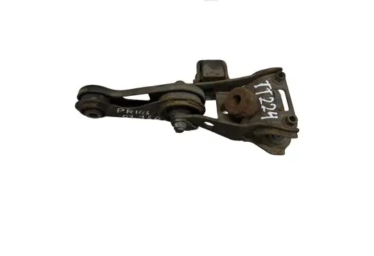 Engine mount bracket