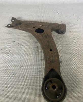 Toyota Prius (XW20) Front lower control arm/wishbone