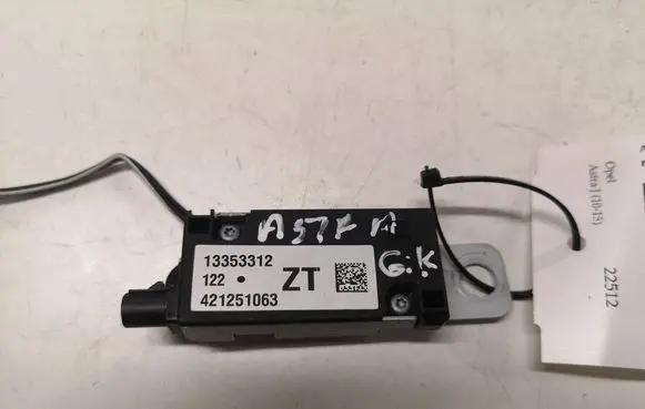 Opel Astra J Aerial antenna amplifier 13353312 421251063