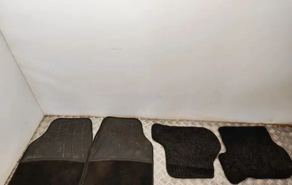 Volkswagen Jetta V Car floor mat set 