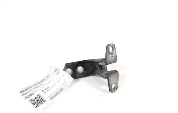 Mitsubishi Outlander Front door upper hinge 5702A005