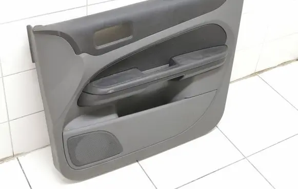 Ford Focus Front door card panel trim 4M51A23942C P9Z1A FAG42AB1E07F