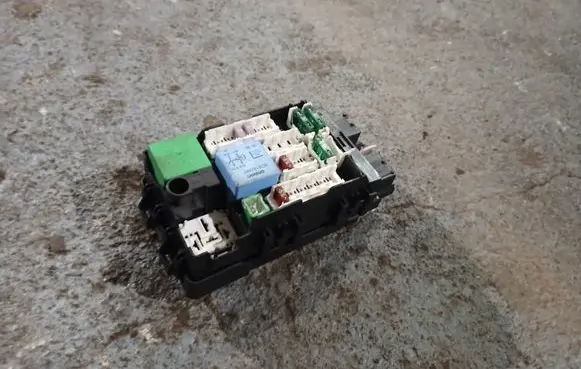 Citroen C4 II Fuse module 9665492680 018014781