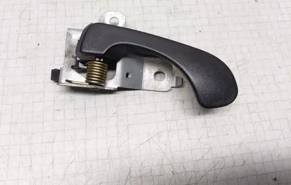 Mitsubishi Carisma Front door interior handle