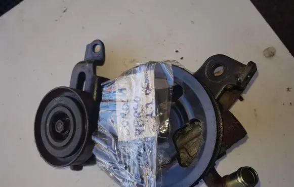 Toyota Corolla Verso E121 Power steering pump