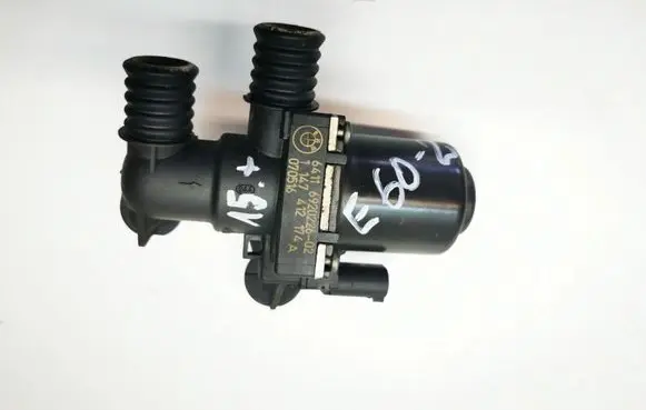 BMW 5 E60 E61 Coolant heater control valve 6920226 64116920226 1147412174