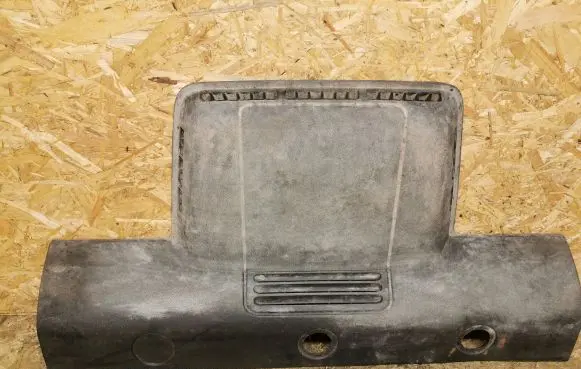 Rear air vent grill