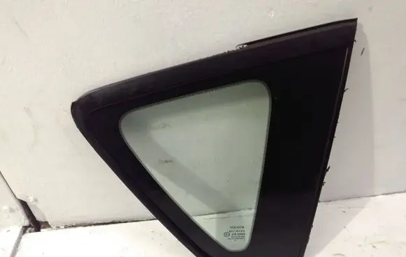 Toyota Corolla Verso AR10 Rear side window 43R00048