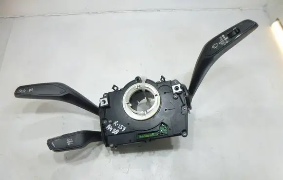 Wiper turn signal indicator stalk/switch