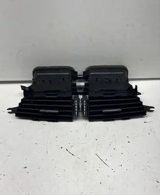 Mercedes-Benz C W204 Dash center air vent grill A2048306054 BB20400001 822403
