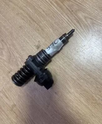 Audi A4 S4 B7 8E 8H Fuel injector 0414720229 038130073BJ