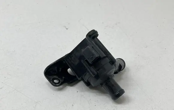 Volkswagen PASSAT B8 USA Electric auxiliary coolant/water pump 704071440 500965561