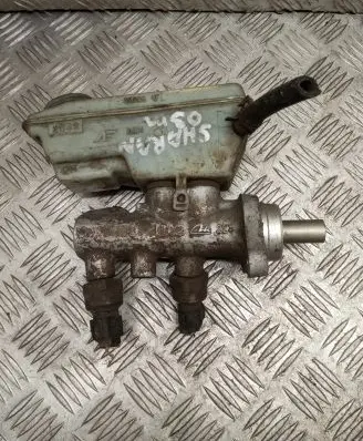 Volkswagen Sharan Master brake cylinder 7M3611303