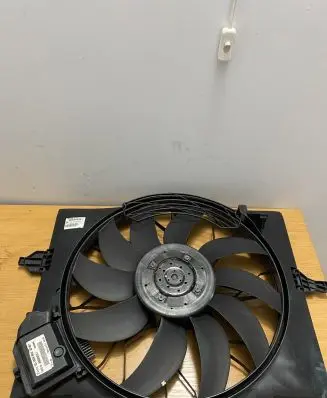 BMW M5 Electric radiator cooling fan 2282936 2283108 75789022