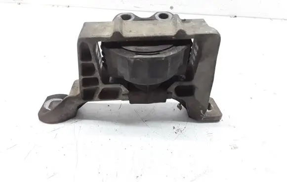 Ford Focus Engine mount bracket 326B21