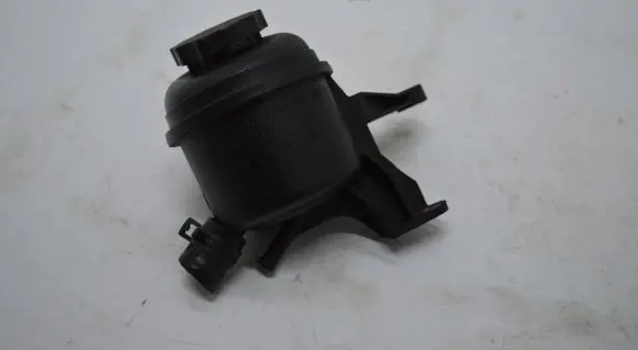 Mercedes-Benz C W203 Power steering fluid tank/reservoir A2034600083
