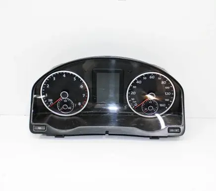 Volkswagen Tiguan Speedometer (instrument cluster) 5N0920972E