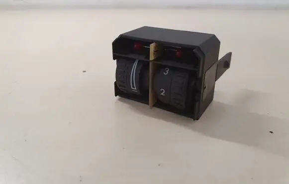 Volkswagen Touran I Headlight level height control switch 1T0941333