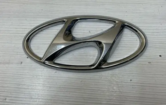 Hyundai Santa Fe Manufacturer badge logo/emblem 863002W000