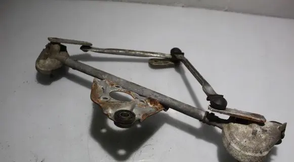 Toyota Yaris Front wiper linkage 