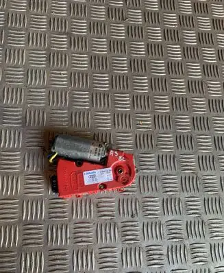 Audi A3 S3 8L Sunroof motor/actuator 8D9959591 0007226 S4028C