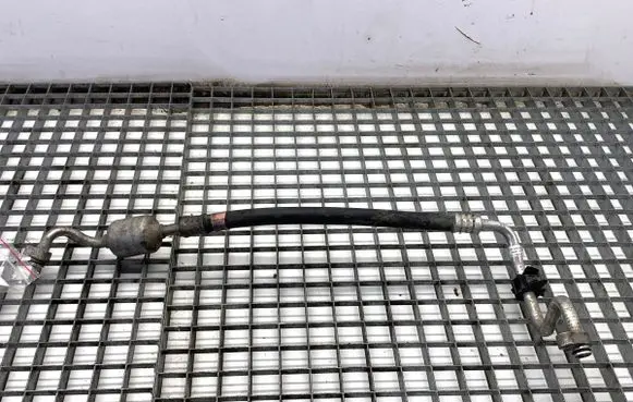 Toyota Avensis T270 Air conditioning (A/C) pipe/hose 8870405390