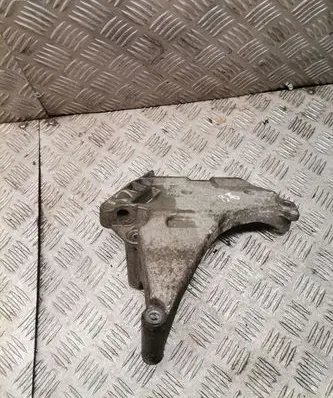 Volkswagen PASSAT B6 Engine mounting bracket 03l199207