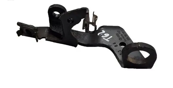 Engine mounting bracket