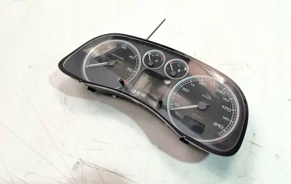 Speedometer (instrument cluster)