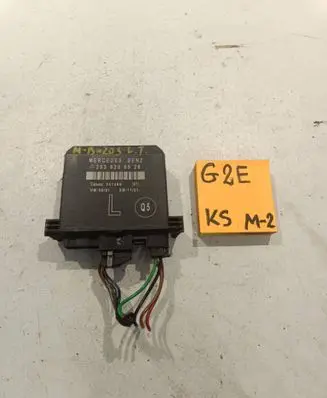 Mercedes-Benz C AMG W203 Door control unit/module 2038206526
