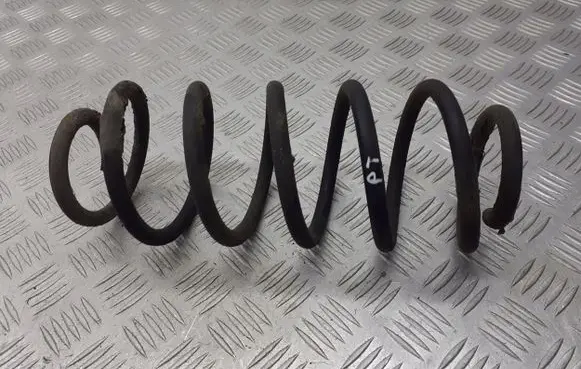 Toyota Auris 150 Rear coil spring