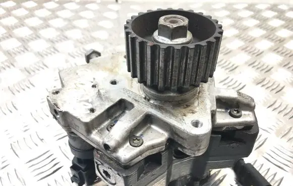 Audi Q7 4L Fuel injection high pressure pump 0445010119 057130755K