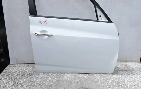 Hyundai ix20 Front door