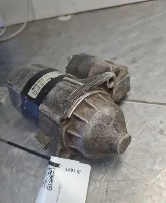 Mercedes-Benz A W168 Starter motor 0051212101 D7E18