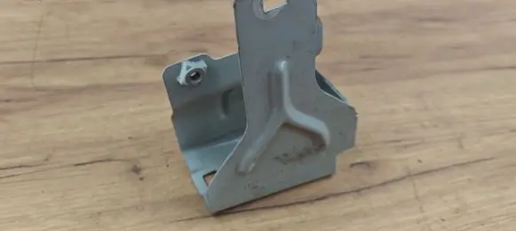 Dacia Lodgy Fender mounting bracket 631448373R