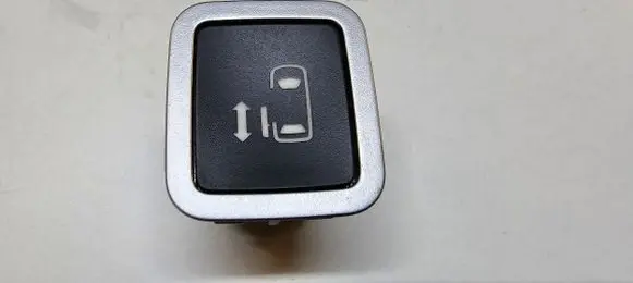 Chrysler Pacifica Electric sliding door switch 6DQ21TRMAA