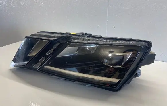 Skoda Octavia Mk3 (5E) Headlight/headlamp 5E1941015D 7p5941591ad 030110423100