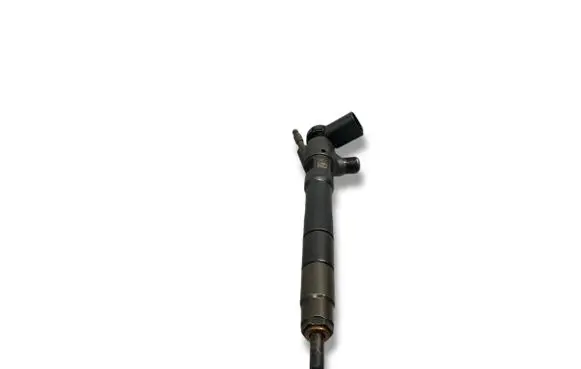 Skoda Octavia Mk3 (5E) Fuel injector 28370681 04L277
