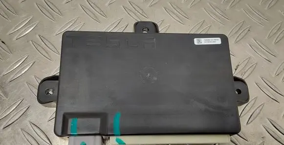Tesla Model X Door control unit/module 104549010D