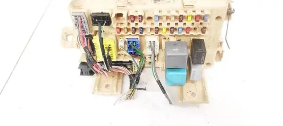 Toyota Avensis T250 Fuse box set 82641CA030F 82641-CA030-F