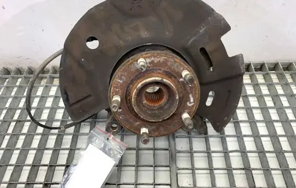Hyundai Santa Fe Front wheel hub spindle knuckle 