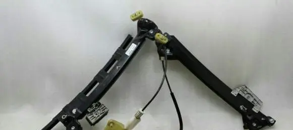Jaguar XK - XKR Front door electric window regulator C2P12374