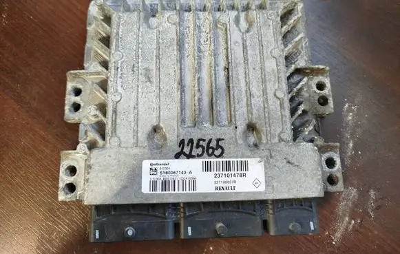 Renault Megane III Engine control unit/module 237101478r